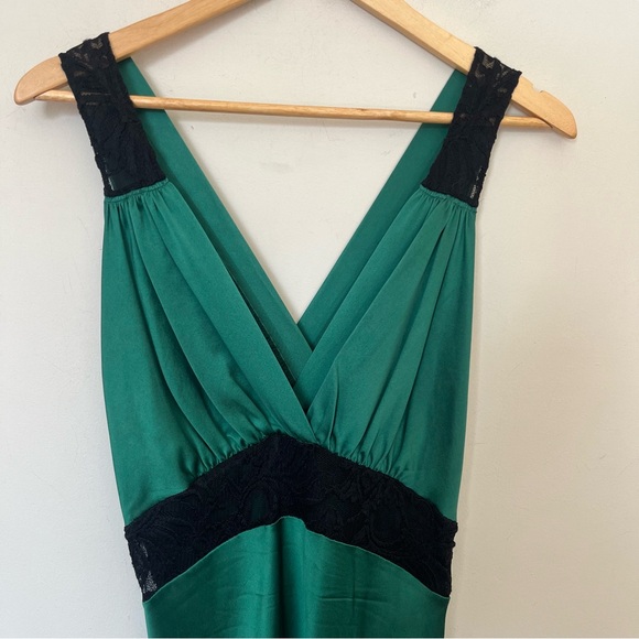 Screen-Worn Emerald Silk Dress Interview with the Vampire Stunt Costume Eglee - Picture 4 of 17